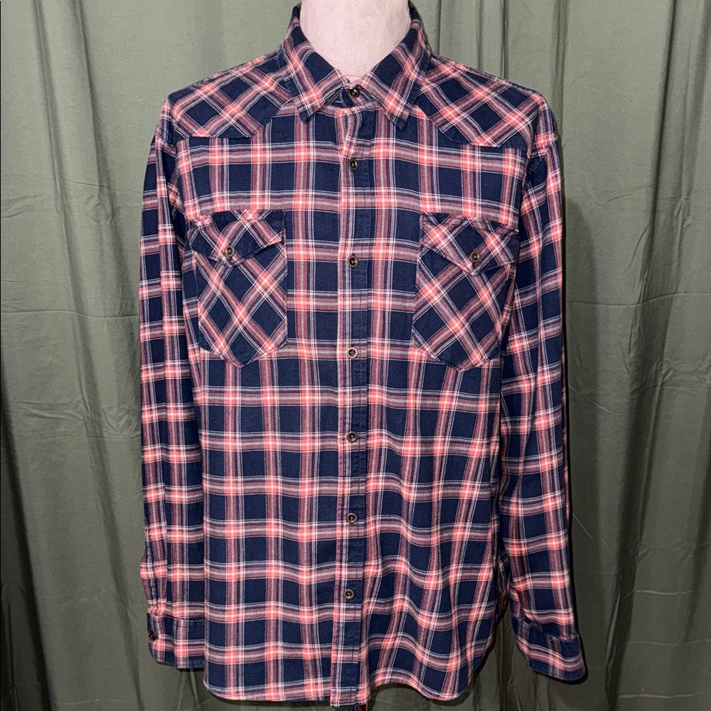 Wrangler Men's Blue and Pink Plaid Button Down Shirt